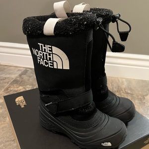 Boys NORTHFACE winter boots